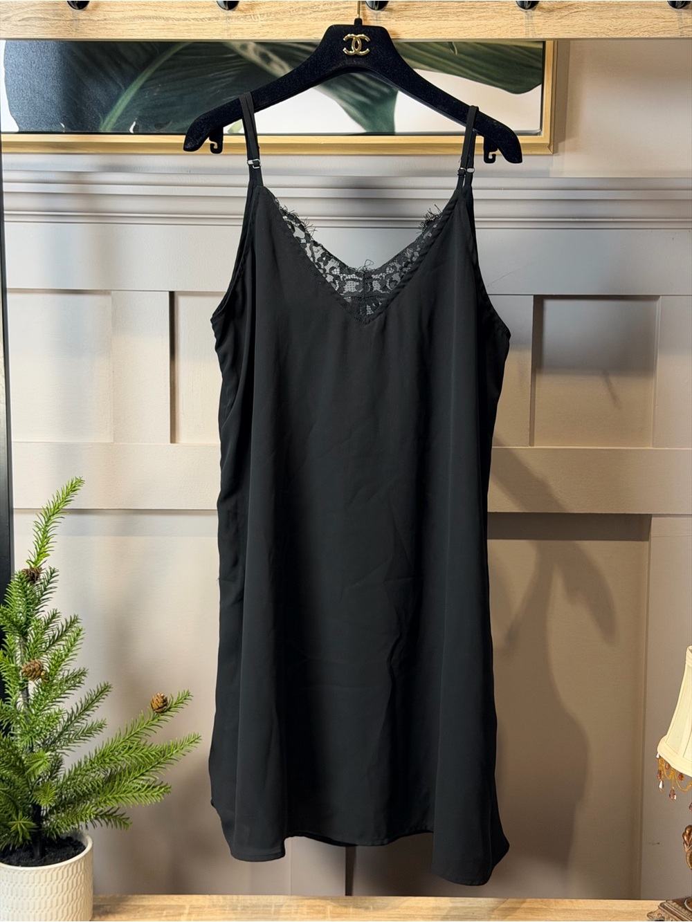 Ghanda Black Lace-Trim Slip Dress - Women's Intimates M
